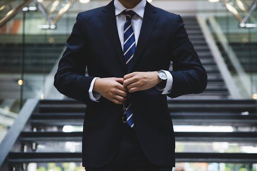 Calcular honorários de advogado com precisão garante lucratividade à atuação e bem-estar financeiro ao escritório.
